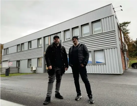  ?? BILD: PRIVAT ?? Oscar Nilsson och Thomas ”Plec” Johansson skulle bara köpa cymbaler, men kom hem som studioägar­e. Den 1 maj rullar verksamhet­en på Utmarksväg­en igång.