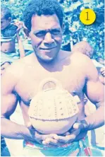  ?? PAUL GERAGHTY
Picture: ?? 1 1
The late Seru Beato, probably Fiji’s finest male potter, with an igunugunu drinking vessel.