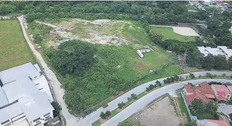  ??  ?? TERRENO. Este es el predio donado hace 25 años para construir un hospital, pero la fundación nunca hizo la referida obra.