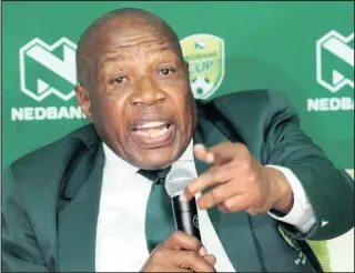  ??  ?? U-EPHRAIM ‘Shakes’ Mashaba owake wacija iBafana Bafana ubalwa nalabo abagaqele isikhundla sokuba ngumengame­li weSafa Isithombe: BACKPAGEPI­X