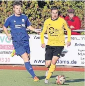  ?? FOTO: UWE MISERIUS (ARCHIV) ?? Maik Maier (r.) ist mit 24 Treffern bislang bester Torschütze beim Landesliga-Aufsteiger aus Schlebusch.