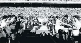  ?? FOTO: EDUARD OMEDES ?? Reconociem­iento al Dream Team Pasillo blanco al Barça en 1991