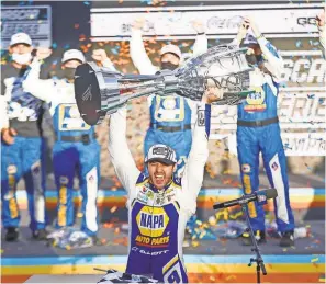  ?? PATRICK BREEN/USA TODAY NETWORK ?? Chase Elliott celebrates his first Cup title Sunday.