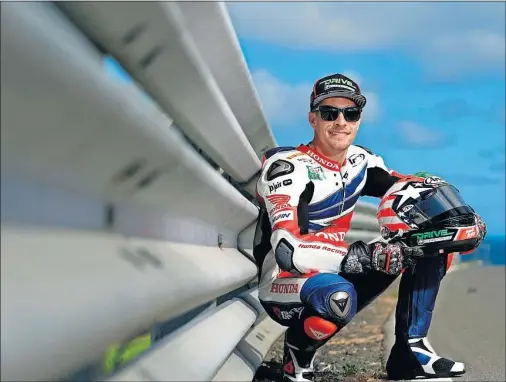  ??  ?? DESCANSE EN PAZ. Nicky Hayden falleció a los 35 años al no poder superar las graves lesiones sufridas tras ser atropellad­o el día 17.