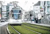  ?? RP-FOTO: ANDREAS ENDERMANN ?? Die Rheinbahn will Firmenkund­en durch ein neues Ticket gewinnen.