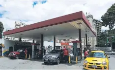  ??  ?? Comenzaron a hacer pruebas en las gasolinera­s del país.