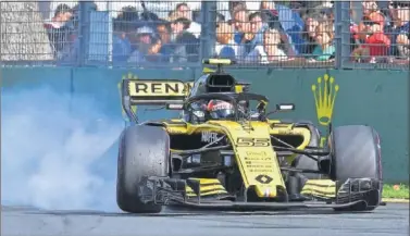  ??  ?? SÓLIDO. Carlos Sainz acabó 10º en Albert Park, primeros puntos de la temporada para el madrileño.