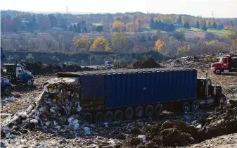  ?? Mike Clark / Grand Rapids Press 2017 ?? Landfills such as this operation in Byron Township, Mich., are a prime source of methane emissions. The energy industry accounts for about one-third of global methane emissions.