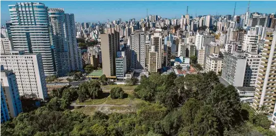  ?? Danilo Verpa - 10.ago.18/Folhapress ?? Terrenos que abrigarão o parque Augusta, na região da Consolação, no centro de São Paulo