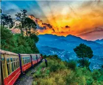  ??  ?? STUNNING: The train to Shimla at dawn