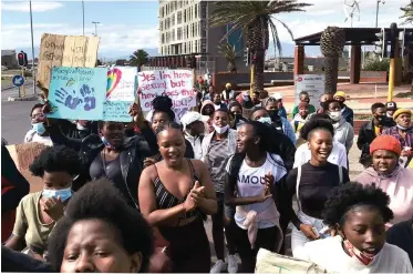  ?? | AYANDA NDAMANE African News Agency (ANA) ?? FREE Gender membersin Khayelitsh­a march to Harare police station to highlight unfair treatment of rape victims at police stations.