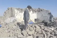 ?? REUTERS ?? People rummage through rubble after an air strike in Al-Jawf province, Yemen, on Saturday.