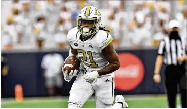  ?? HYOSUB SHIN / HYOSUB.SHIN@AJC.COM ?? Freshman Jahmyr Gibbs had 66 rushing yards, 60 receiving yards and 93 kickoff return yards in his Georgia Tech debut, showing why teammates and coaches raved about him in the preseason.