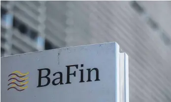  ?? FOTO: BORIS ROESSLER/DPA ?? Sitz der Bafin in Frankfurt am Main: Für Anleger agiert die Bafin dabei wie eine Art Gefahrenab­wehrbehörd­e, die die Aufgabe hat, Geschäfte zu verfolgen, die ohne die erforderli­che Erlaubnis betrieben werden.