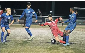  ?? RP-FOTO: ACHIM BLAZY ?? Daniel Rehag (2.v.r.), hier im Pokalspiel gegen die SSVg Velbert, ist seit letztem Sonntag angeschlag­en.