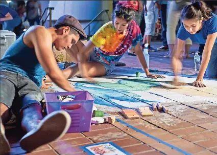  ??  ?? aRtIstas uRBanOs mostrarán su arte en las banquetas