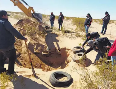  ?? ?? Los colectivos
de búsqueda de desapareci­dos tuvieron que irse del lugar