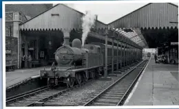  ??  ?? C12 4-4-2T No. 67398 stands in platform 2 at Louth station with a service to Mablethorp­e in the early 1950s.