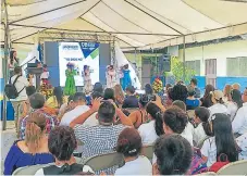  ??  ?? EVENTO. Docentes y niños durante el lanzamient­o del programa.