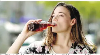  ??  ?? Das SPAR enjoy Bio-Cola natural hat mit 8,7 Gramm Zucker auf 100 Gramm sogar rund 18 Prozent weniger Zucker als der führende Markenarti­kel