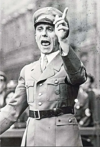  ??  ?? El ministro para la Ilustració­n Pública y Propaganda nazi Joseph Goebbels, cuyo discurso sobre el arte alemán fue copiado por el ministro brasileño de Cultura