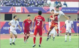  ?? HT PHOTO ?? Action during Mohun Bagan’s Super Cup quarterfin­al versus Shillong Lajong on Wednesday.