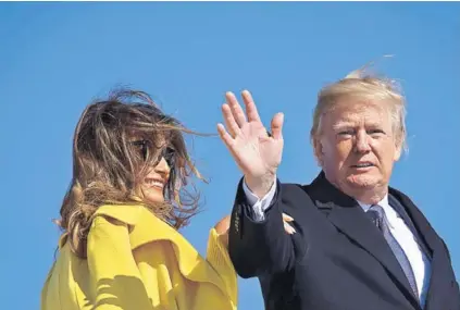  ??  ?? ► El Presidente de Estados Unidos Donald Trump y la primera dama, Melania Trump.