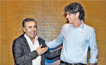  ??  ?? Sonrientes. Alfredo Cornejo bromea con Martín Lousteau, el miércoles, durante un encuentro en Mendoza.