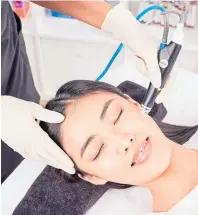  ??  ?? Hydrafacia­l gives your skin a deep cleanse