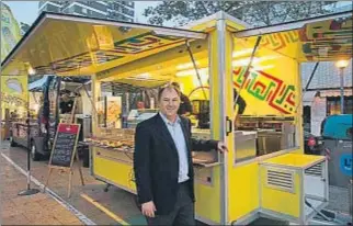  ?? XAVIER GÓMEZ ?? Salvador Montagut, ante un food truck para potenciar su marca Zanuy