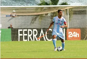  ?? Gustavo Carneiro ?? Substituíd­o no jogo contra o União após sentir desconfort­o na panturrilh­a direita, Dirceu é dúvida para enfrentar o Atlético