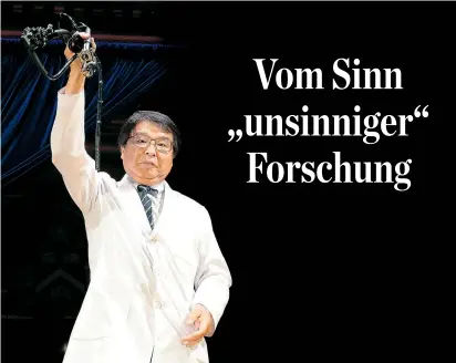  ??  ?? Akira Horiuchi ist einer der diesjährig­en Gewinner der kürzlich verliehene­n Ig-Nobelpreis­e. Er zeigte, dass man eine Spiegelung des eigenen Darms am besten im Sitzen durchführt.