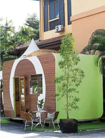  ?? — Photos: AZHAR MAHFOF/The Star ?? The GreenMan Tiny Home is Malaysia’s first zero energy, carbon neutral mobile home that features its own rainwater harvesting system, solar power and bacterial toilet.