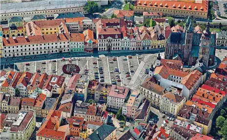  ?? Foto: MAFRA ?? Historie Velké náměstí z ptačí perspektiv­y.