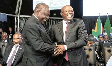  ?? /GCIS ?? In need of advice: President Cyril Ramaphosa and deputy president Mabuza at the inaugurati­on of Ramaphosa as president at Loftus Versfeld in Pretoria in 2019.