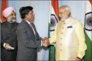  ?? COURTESY CONNECTICU­T HOUSE REPUBLICAN­S ?? Prasad Srinivasan, a four-term Republican legislator from Glastonbur­y, meets with Indian Prime Minister Narendra in this archive photo.