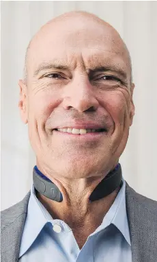  ?? CHRISTOPHE­R KATSAROV/THE CANADIAN PRESS ?? Mark Messier models a NeuroShiel­d collar, designed to protect against microscopi­c brain damage in athletes playing contact sports such as hockey, soccer and football.