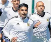  ?? AP ?? Ever Banega (left) is expected to partner Javier Mascherano (right) in midfield against Nigeria on Tuesday.