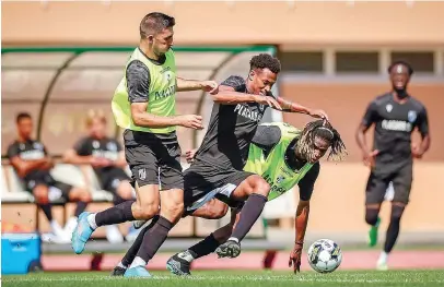  ?? ?? Nélson da Luz, de quem muito se espera, numa fase animada do treino