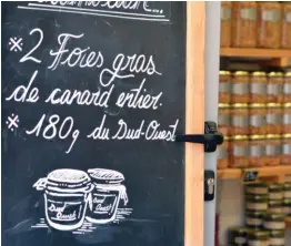  ??  ?? Le foie gras se trouve au premier rang des spécialité­s périgourdi­nes. Pourtant, il y en a d’autres : vins de Monbazilla­c, truffe de Sorges, fraise de Vergt et… caviar d’esturgeons de Neuvic !