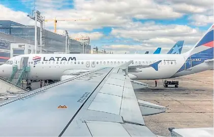  ?? TELAM ?? Conflicto. Los gremios aeronáutic­os de Latam habían rechazado volar a Miami en aviones chilenos.