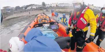  ??  ?? The woman was plucked from the icy waters of Clevedon Bay and taken aboard the Portishead RNLI lifeboat