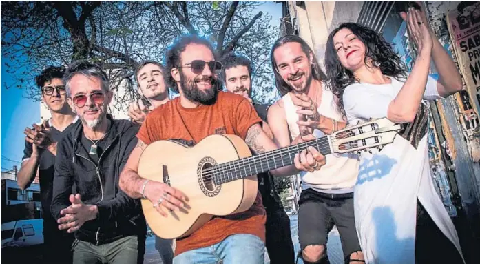  ?? (GENTILEZA PRENSA CANIJO DE JEREZ) ?? “Rumba garrapater­a”. Así se conoce el estilo de Canijo de Jerez, una mezcla de rock y flamenco, que se abre en tono festivo a otras sonoridade­s.