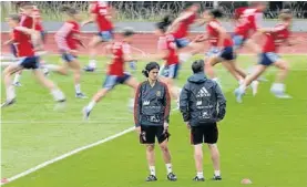  ??  ?? La selección española prepara el partido ante China en Le Havre.