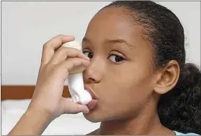  ??  ?? Environ 10 % des jeunes Français souffrent d’asthme.