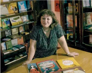  ??  ?? Claridad. Ana María Cabanellas, a cargo de la editorial de libros infantiles.