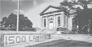  ?? Houston Chronicle file ?? The second temple of Congregati­on Beth Israel from 1908-1925, which later became the New Day Temple. The Grove at Discovery Green is located at this site today.