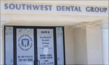  ?? PHOTO MICHAEL MARESH ?? The front of the Southwest Dental Group owned by Dr. Javar S. Aghaloo. A federal judge last week stayed a civil forfeiture action against the dentist pending the outcome of an ongoing criminal investigat­ion into alleged Medicare fraud.