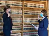  ?? CONTRIBUTE­D ?? Humboldt County District Attorney Maggie Fleming swears in chief investigat­or Kyla Baxley, who was recently promoted.