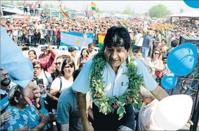  ?? ANDRES LARROVERE / AFP ?? Evo Morales llegando el pasado jueves a un mitin en Maipú, en Argentina, donde vive exiliado